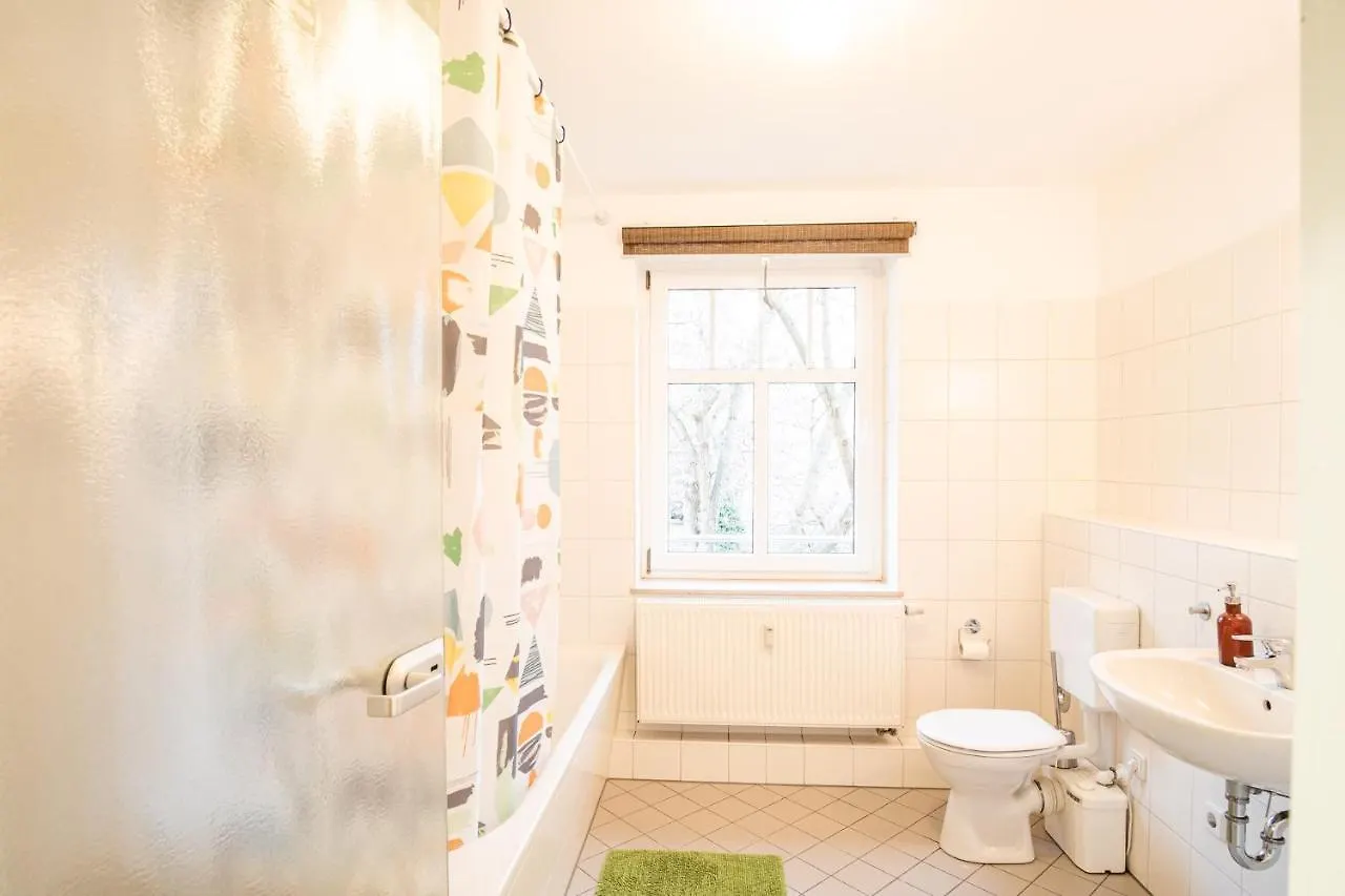 Helle Ferienwohnung Im Hinterhof Dresden 0*,